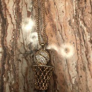 Basketball chain with gold link/14 K gold